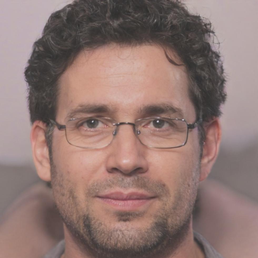 Portrait of Tomasz Wierzbicki, operations consultant